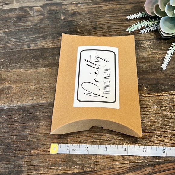📦3/$20 mix + match📦 CUSTOM pillow boxes - (12) PRETTY THINGS - Picture 2 of 2